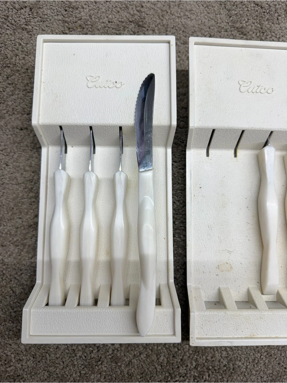 Cutco White Handle Wall Hook Display Set - Pair with 6 Knives